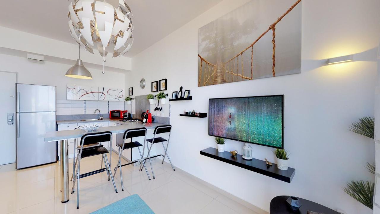Stylish 1Br Flat For 4 Ppl In Allenby By Holyguest Tel Aviv Eksteriør bilde